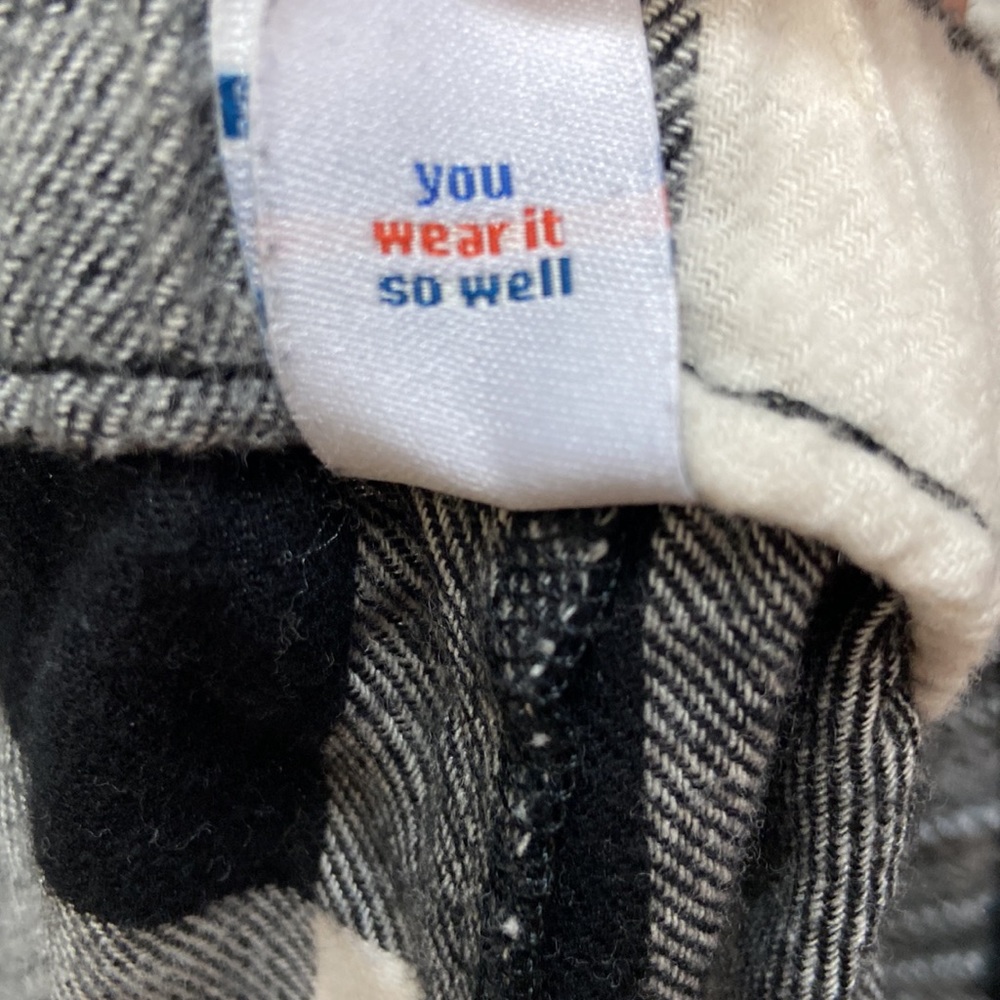 Women’s Old Navy plaid “Fa La …” pajama top and plaid long bottoms. Size M. - Picture 12 of 14